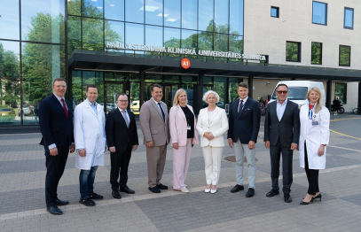 Saeimas priekšsēdētāja Daiga Mieriņa apmeklē Stradiņa slimnīcu