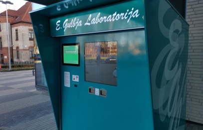 bezkontakta COVID-19 analīžu nodošanas iekārta