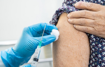 Slimnīcā pieejama valsts apmaksāta pretgripas vakcīna Efluelda senioriem 