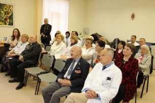 Biedrība "Černobiļa" pasniedz goda zīmes Stradiņa slimnīcas ārstiem